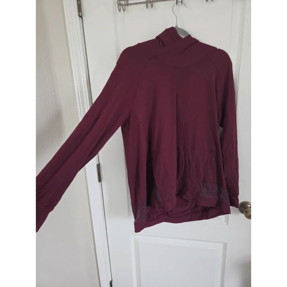 Burgundy lululemon hoodie